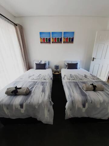 Muizenberg Room, 2 min from Avion Park Golf Club