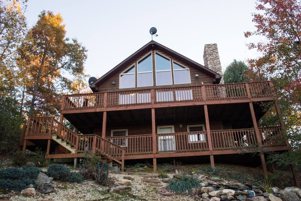 Fun getaway with lots of deck space
