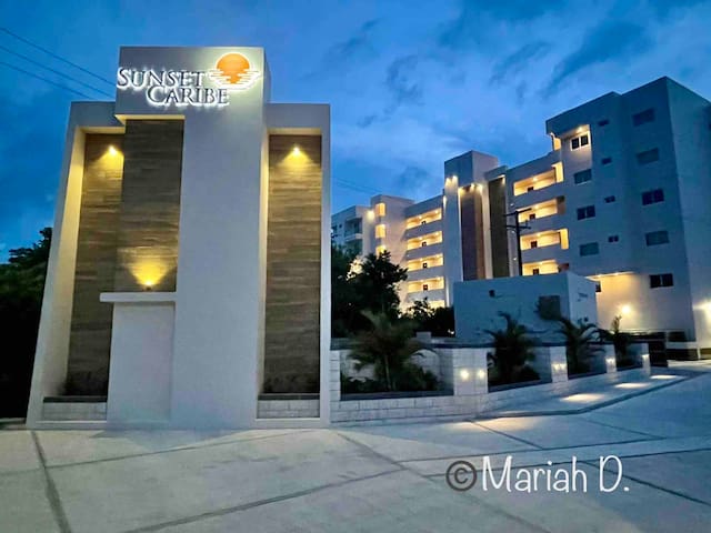 SUNSET CARIBE 3 Bedroom TOP FLOOR PENTHOUSE VIEWS!
