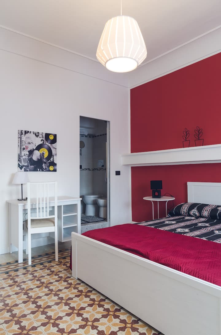 غرفة فينيل - حمام داخلي