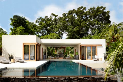 Private Island Near Granada: Stay-Dream-Explore!