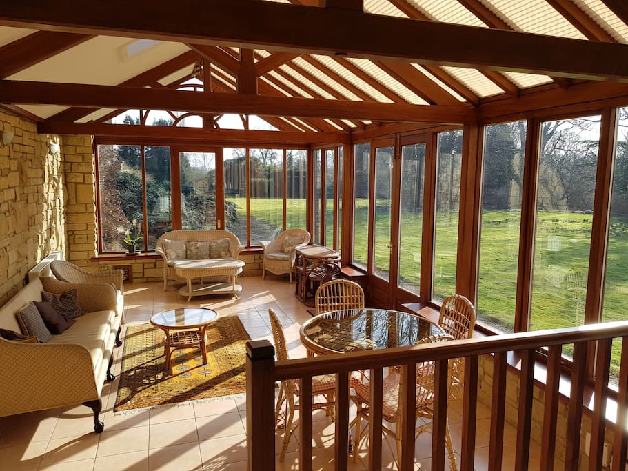 Conservatory with ample seating