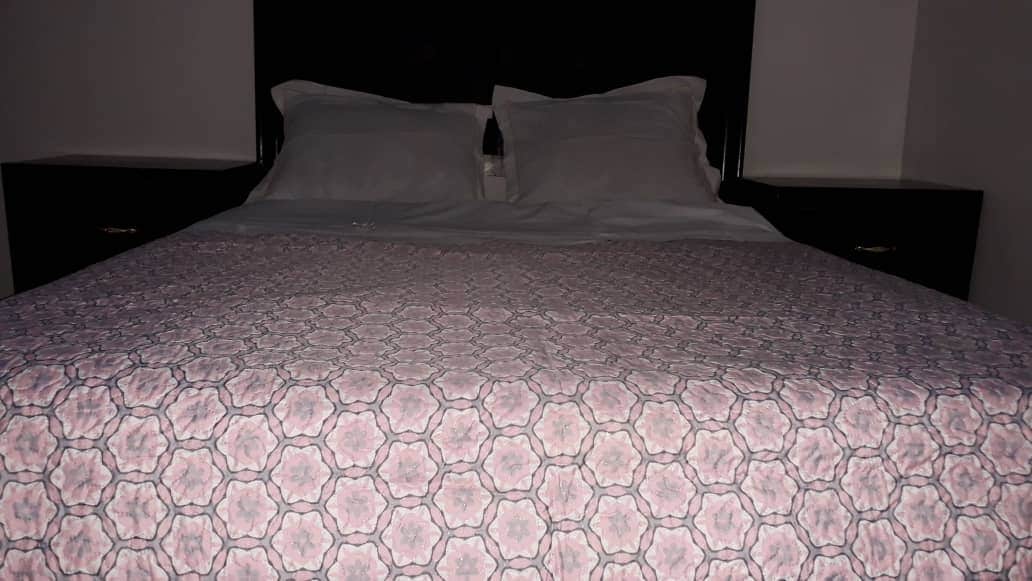 Пространи соби со сите удобности што ги очекувате. Со приватна бања Сѐ за слатка ноќ и сладок сон. 