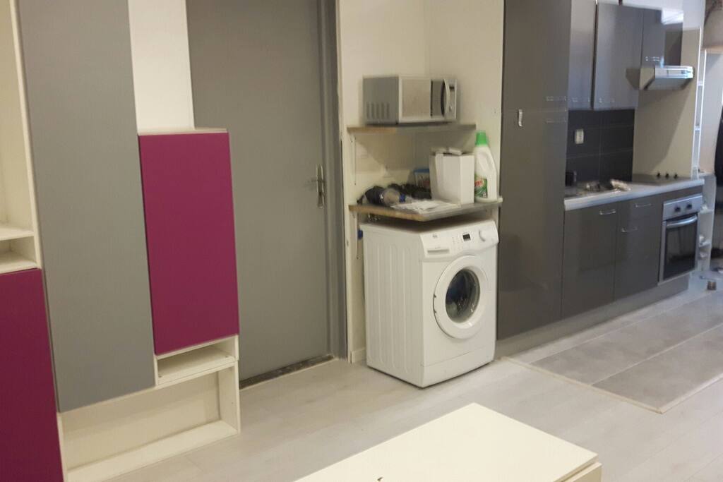 cuisine ..lachine a laver le linge et micro onde