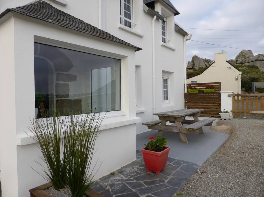 terrasse côté mer accès direct à la grève