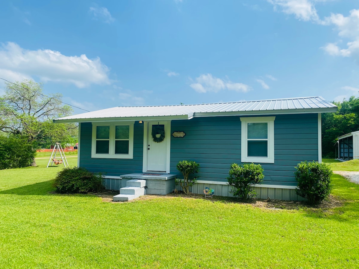 The Blue Waffle Vacation Getaway w/ boat parking Houses for Rent in