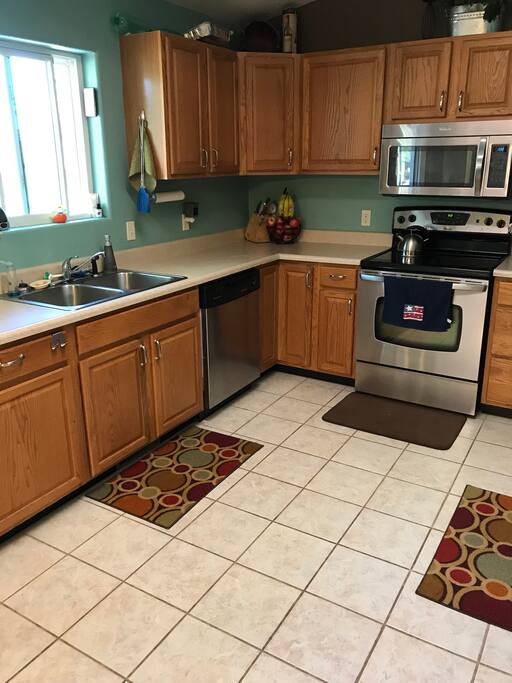 Spacious kitchen and dining area