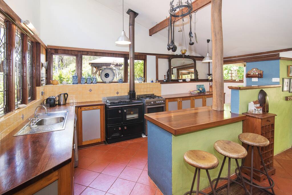 fully equipped kitchen