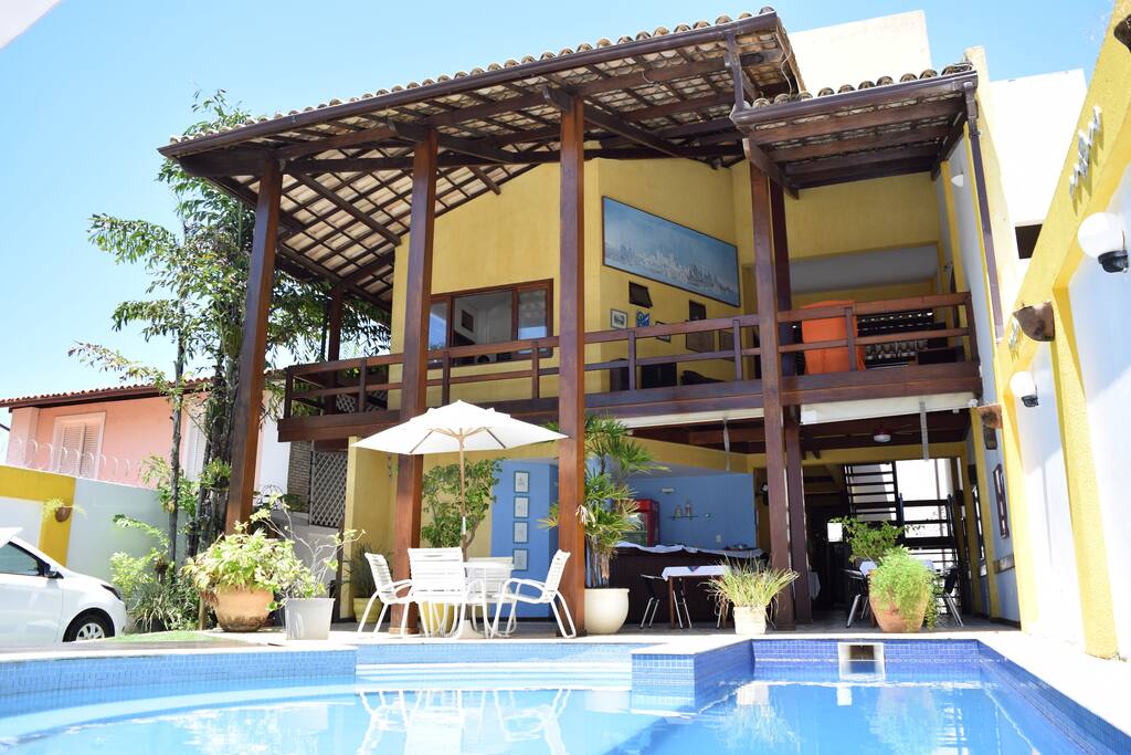 Fachada Principal - Main Entrance