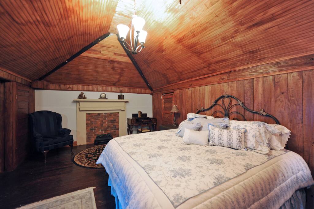 Dogwood Suite Bed