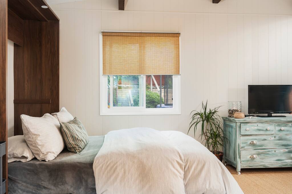 Wake up to the soothing feel that the studio has to offer.