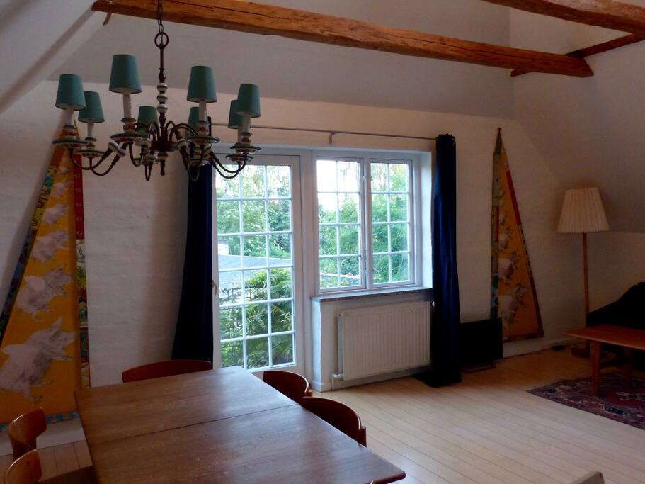 Sitting room exit to balcony