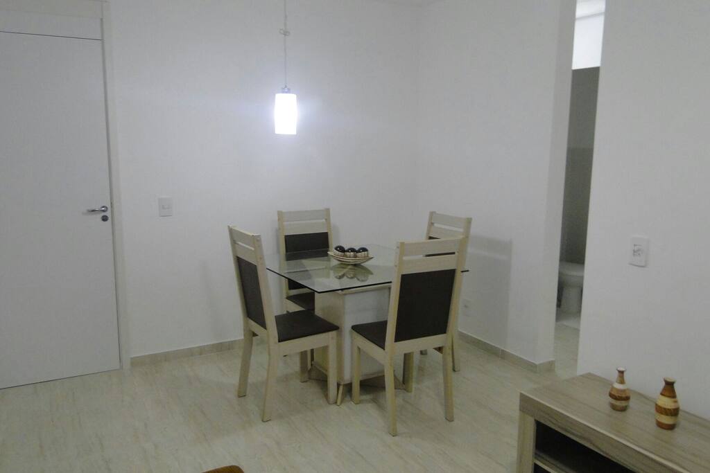Mesa de 4 cadeiras