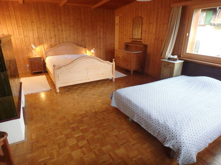 Schlafzimmer mit Doppelbett und Schlafsofa 140x200 cm