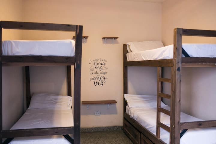 Habitación en alojamiento compartido de 4 personas en Monserrat