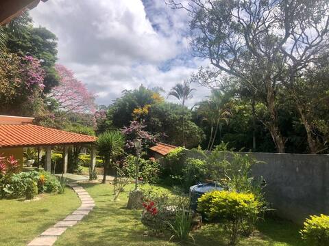 Linda chácara 4000 mts - Pool c Hidro e Cascata