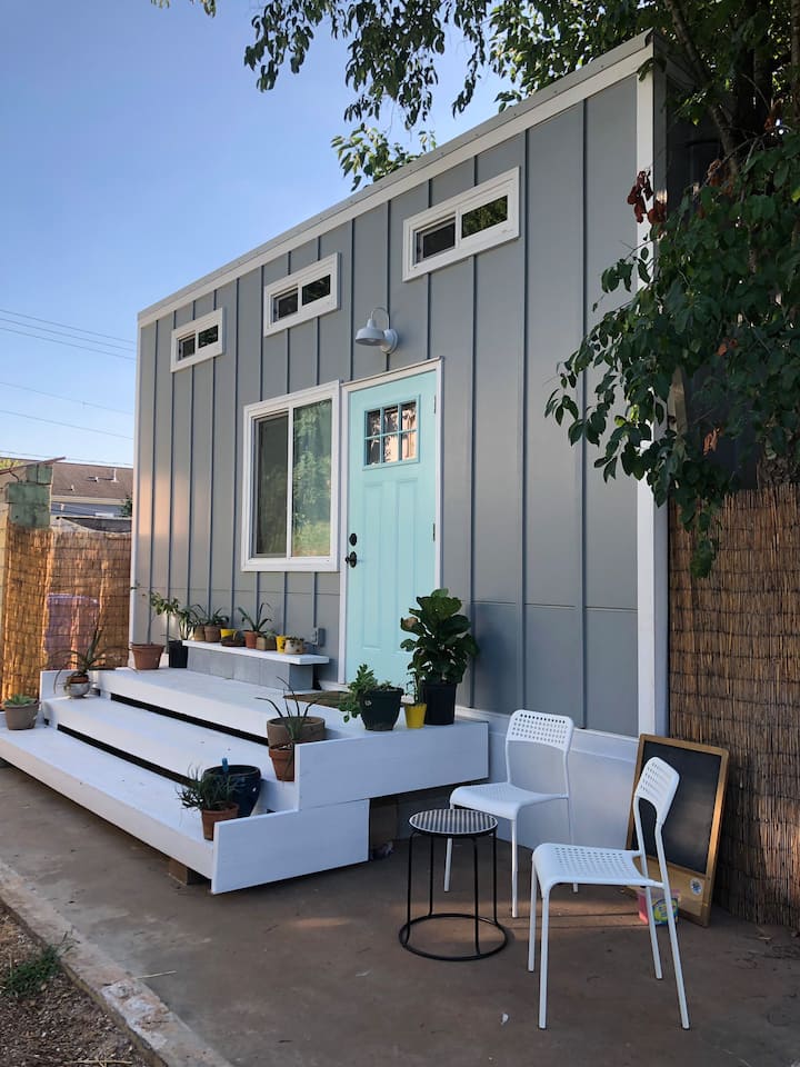 Tiny House Urban Farm Stay in Heart of Atlanta