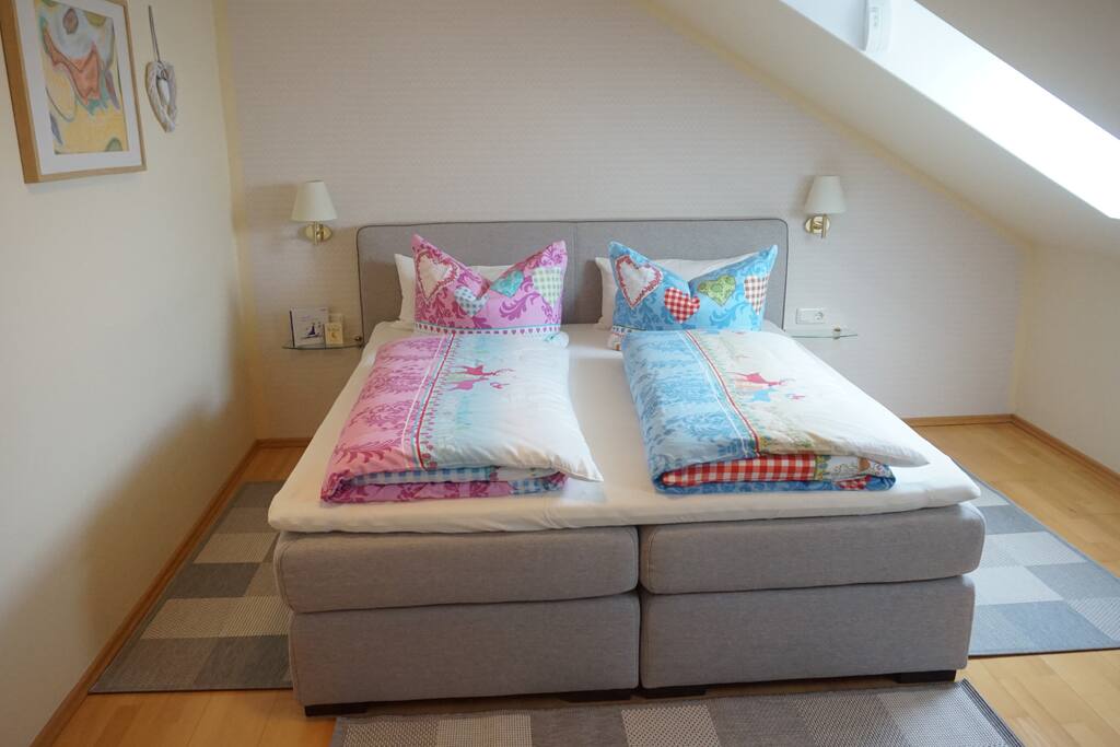 Großes Boxspringbett