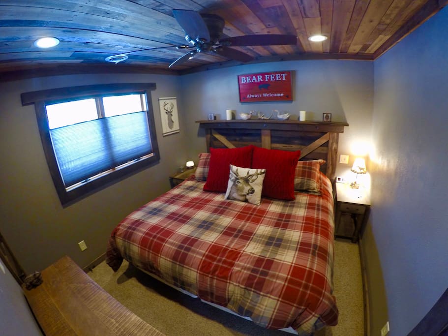 Newly remodeled master bedroom. Rustic and cozy!!