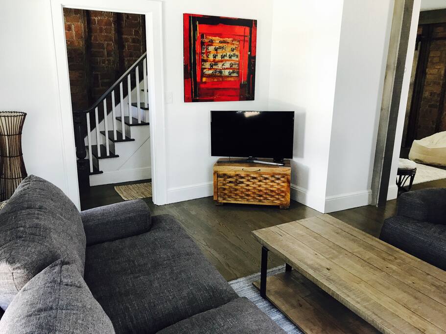Living room - equipped with Apple TV and high speed internet