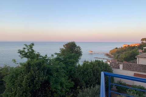 apartment overlooking the sea, on the Trabocchi Coast