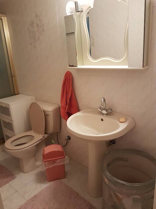 2nd bathroom