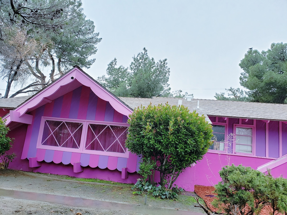 the pink dollhouse