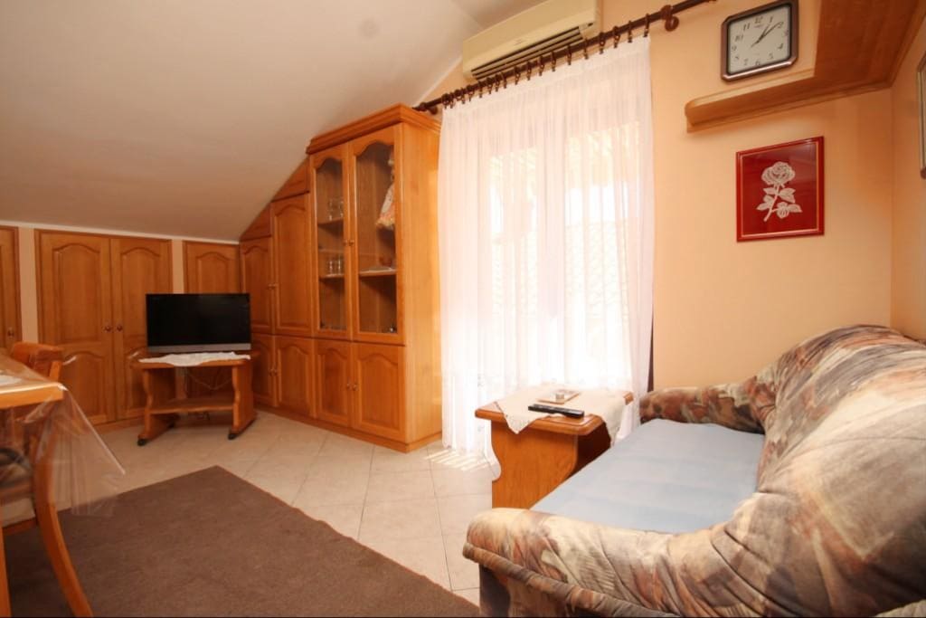 Living room, Surface: 10 m²