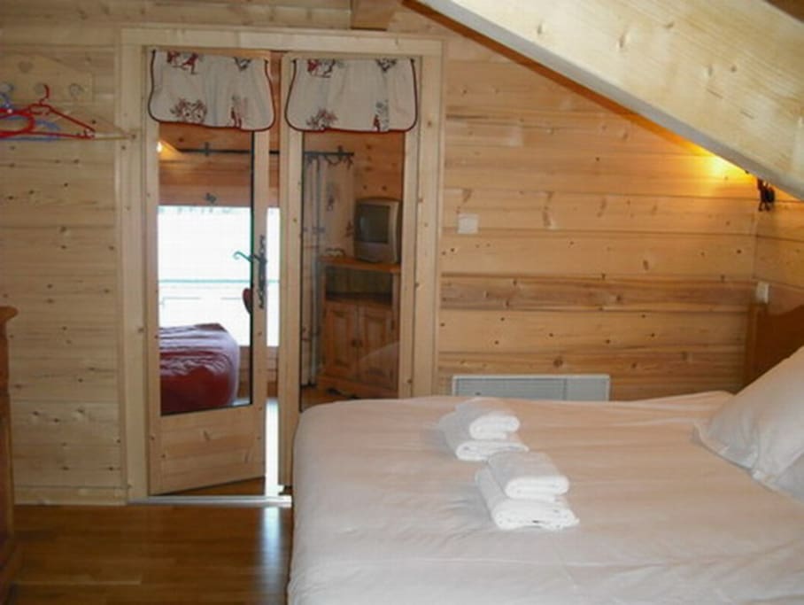 Main bedroom, behind door the ensuite small bedroom
