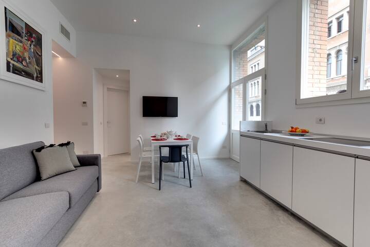 Terrace Luxury Loft, perfect for 14 people! gallery image 2