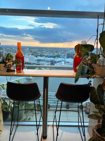 3 bedroom city apartment with amazing river views