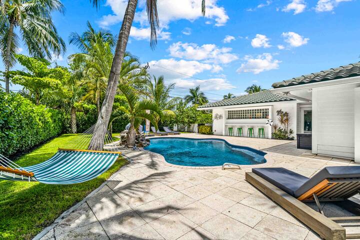 On Ocean Dr Ask about weekly stay discount! gallery image 2