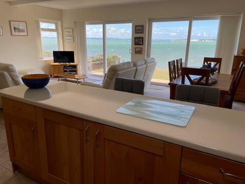 Seaview three bedroom bungalow on holiday park