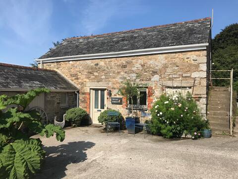 The Old Stables, a private and spacious barn