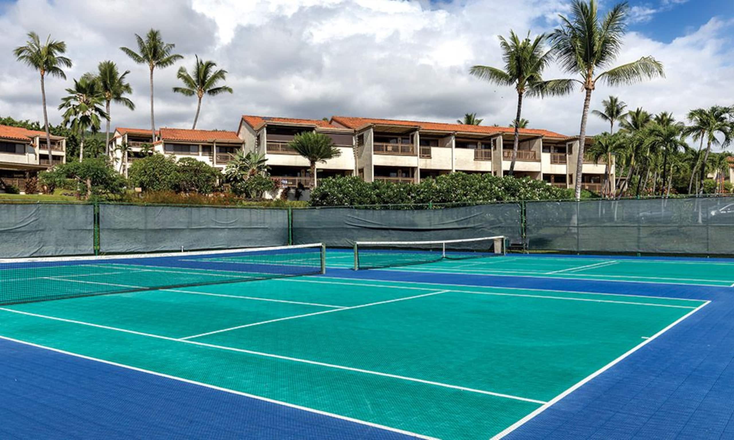 Condo in Kailua-Kona · ★4.5 · 2 bedrooms · 4 beds · 2 shared baths - Image 15