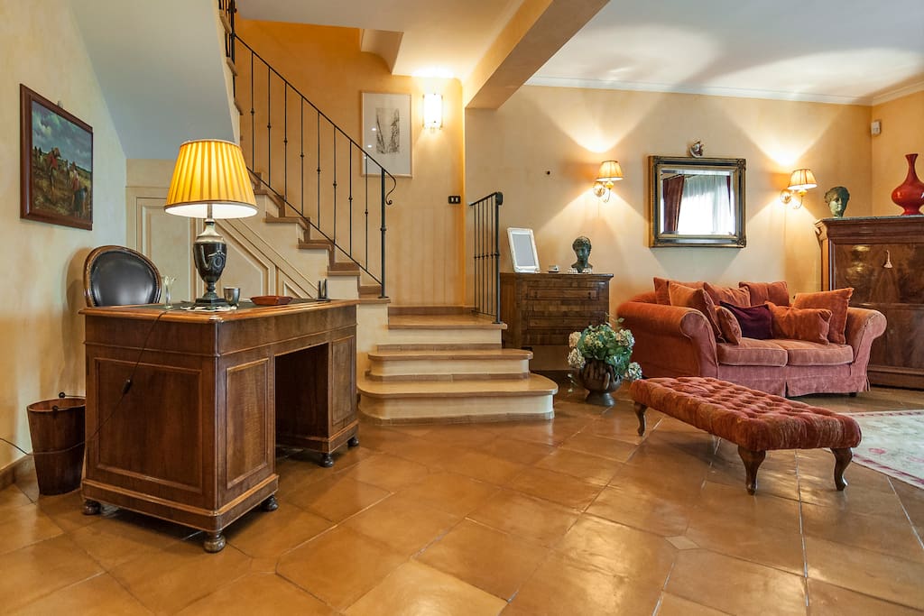l'ingresso interno/the hall