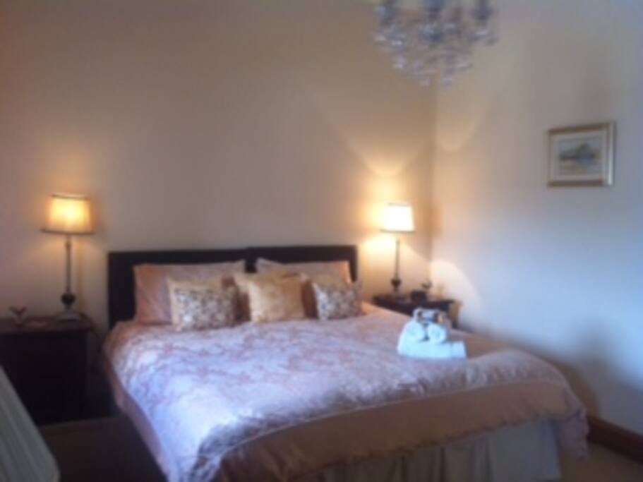 Bride Cottage - super King or twin bedroom.
