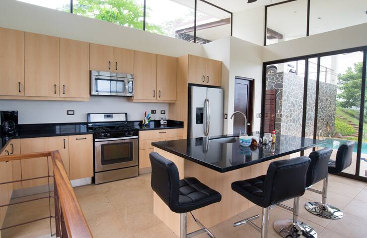 Gorgeous Playa Grande 4 BR / 3.5 BA House - Views!