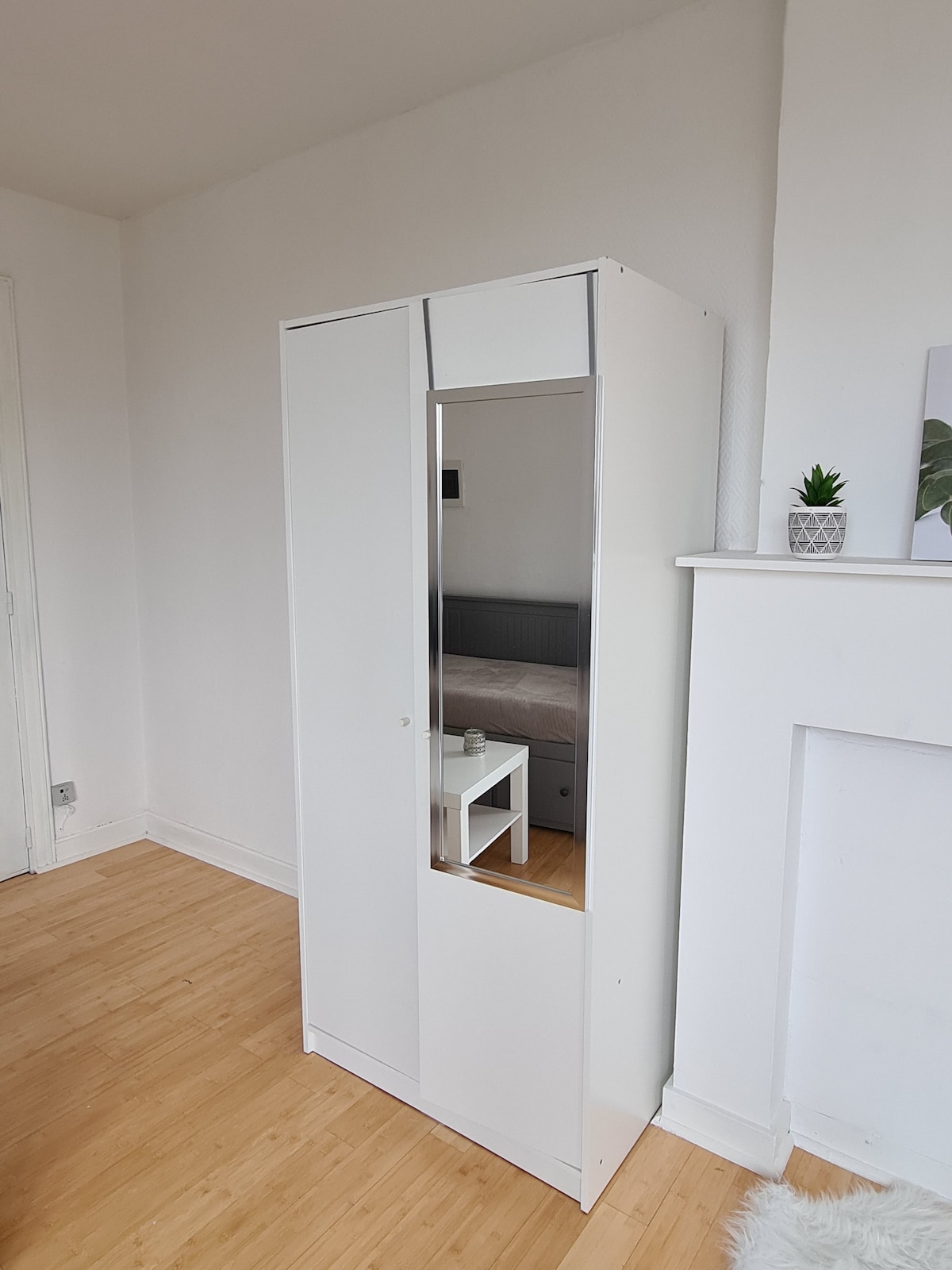 Top performing Airbnb: C2 Bruxelles-Charleroi airport cosy in Charleroi