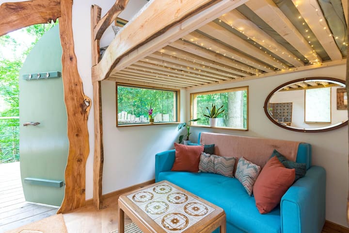 Hand crafted cabin photo 2