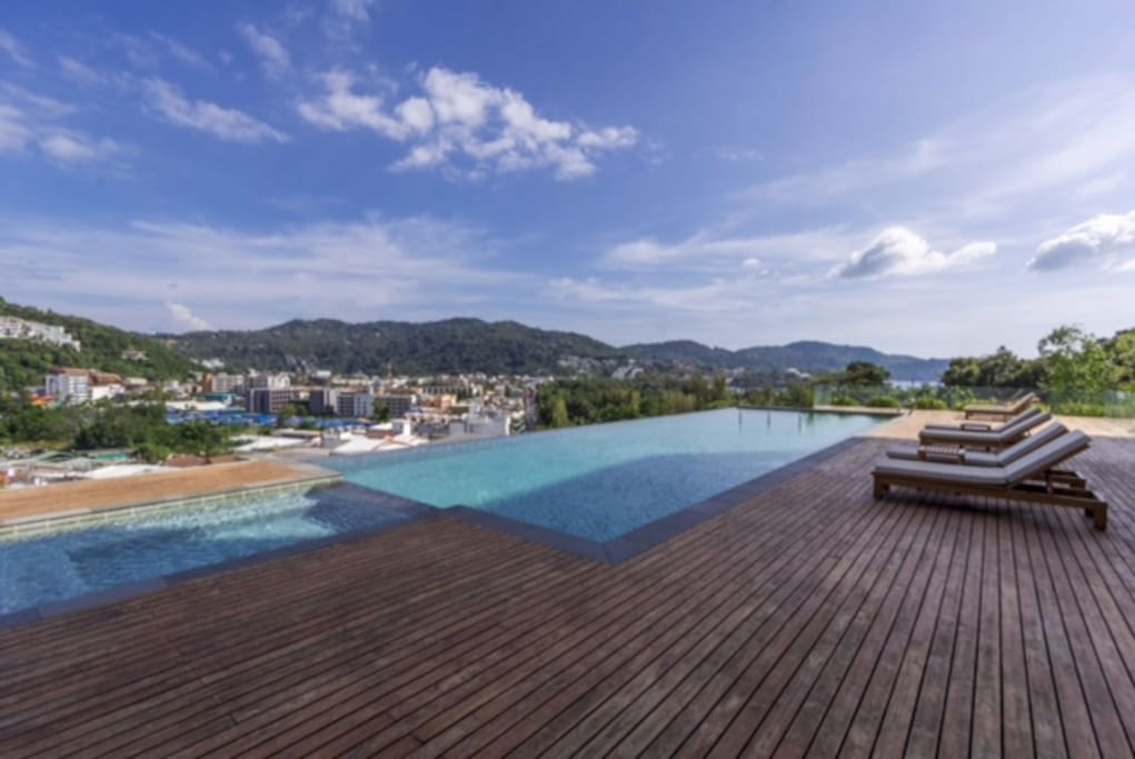 INFINITY POOL WITH THE VIEW ON KATA BEACH