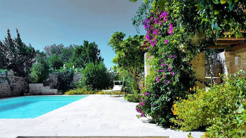 1600 Mill Villa in village close to sea, pool Wifi gallery image 2
