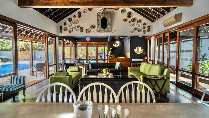 Shared dining area image 4