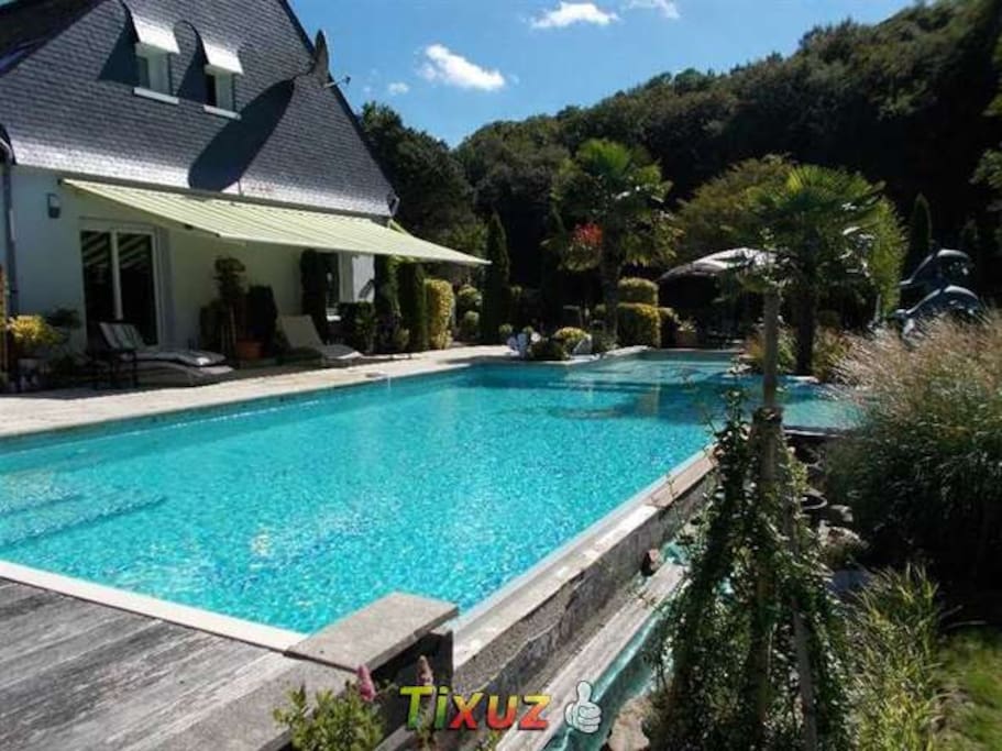 terrasse piscine coté sud-ouest
