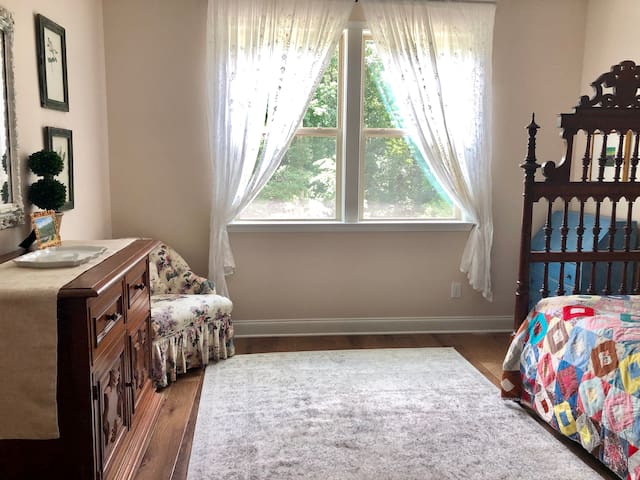 The New Garden Suite