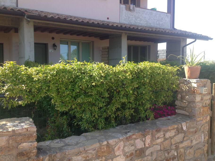 ingresso dal giardino