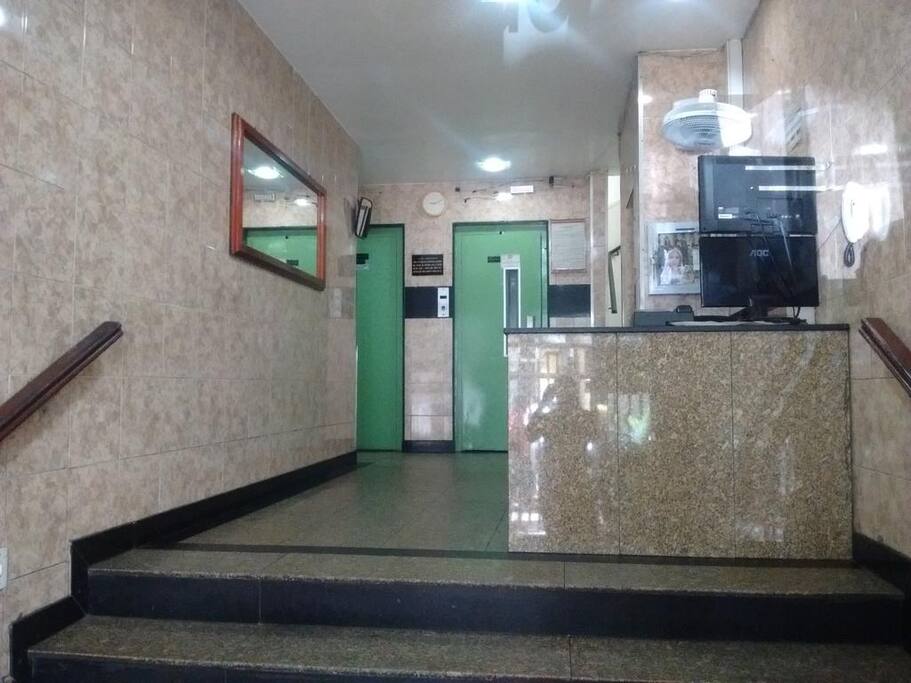 Entrance 24 hs 7 days a week with doorman