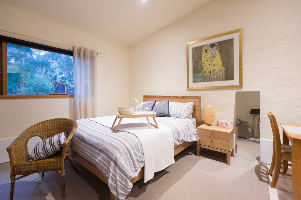 queen bed