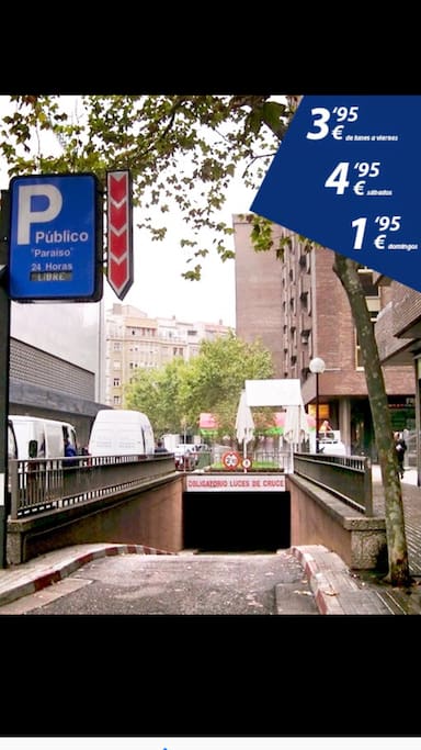 Parking situado en : Calle León XIII, s/n, 50008 Zaragoza, 5 minutos del apartamento andando.
De lunes a viernes: 3,95 € / 24 horas
Sábados: 4,95 € / 24 horas
Domingos: 1,95 € / 24 horas