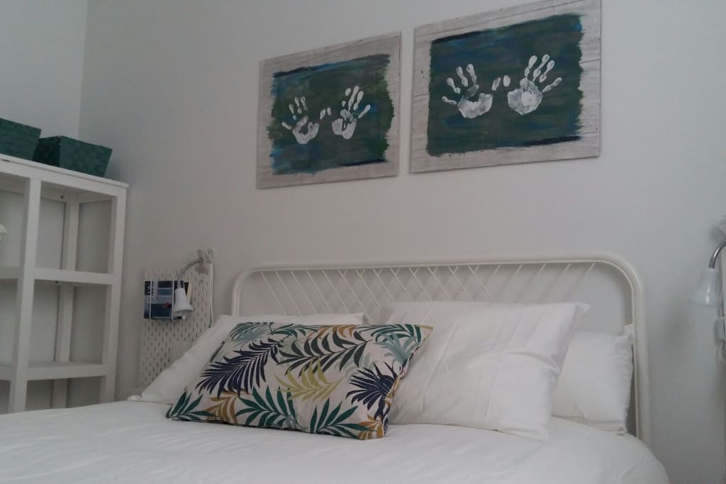 Queen six bed (bedroom 2)
